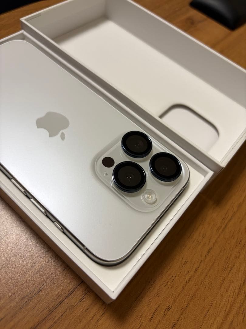 【お値下げ】iPhone15pro 128GB Simフリー ホワイトチタニウム