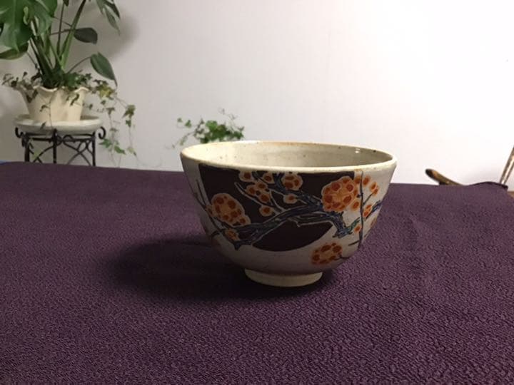 梅の抹茶茶碗。