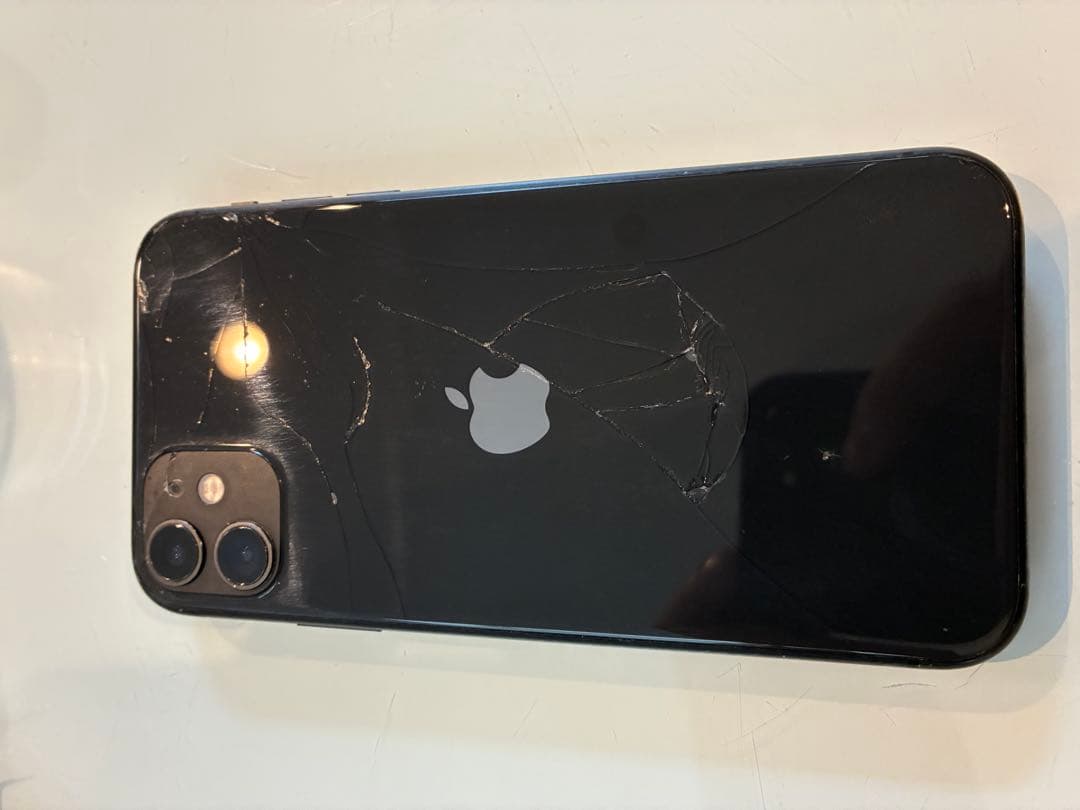 Apple iPhone 11 64GB ブラック 画面不良