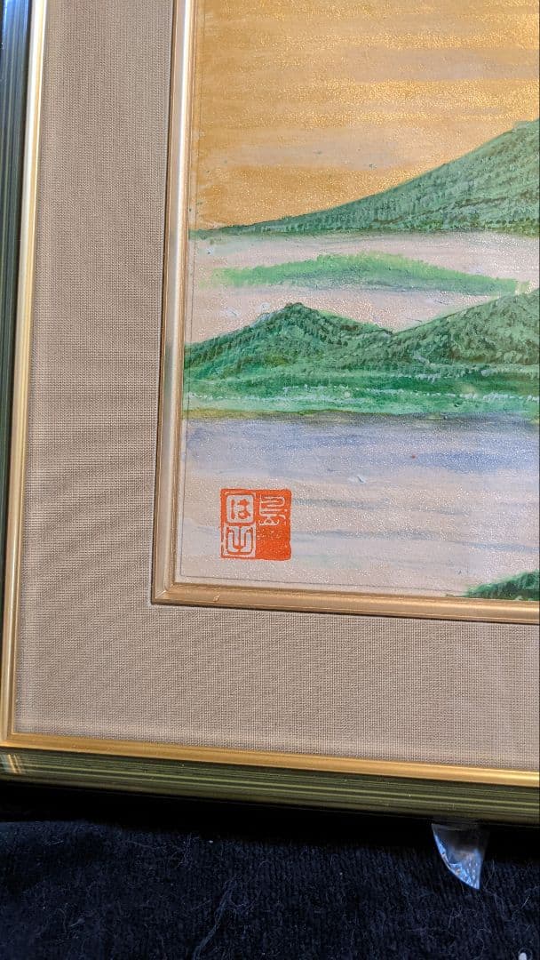 富士山の点描画です。岩絵の具と水干絵具で描きました。