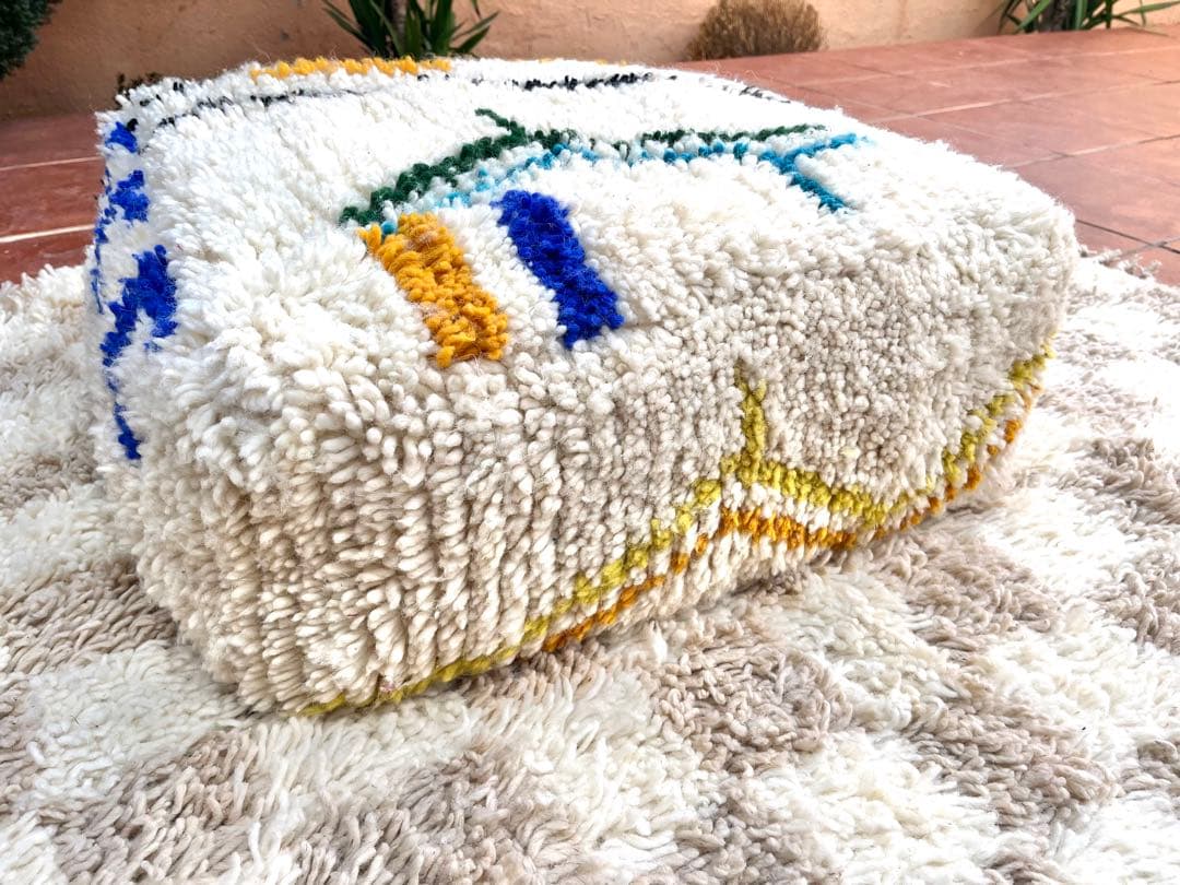 モロッコ　プフ　2点pouf アジラル　オットマン 　ラグ　135 138