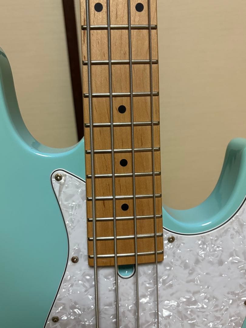 バッカス　BUCCHUS　ジャズベースタイプ　ブルー系