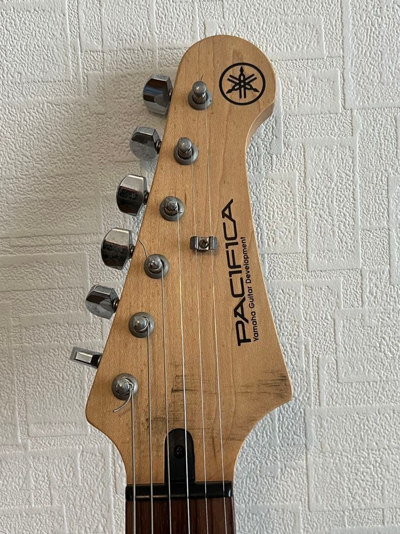 ギター Yamaha PACIFICA PA012