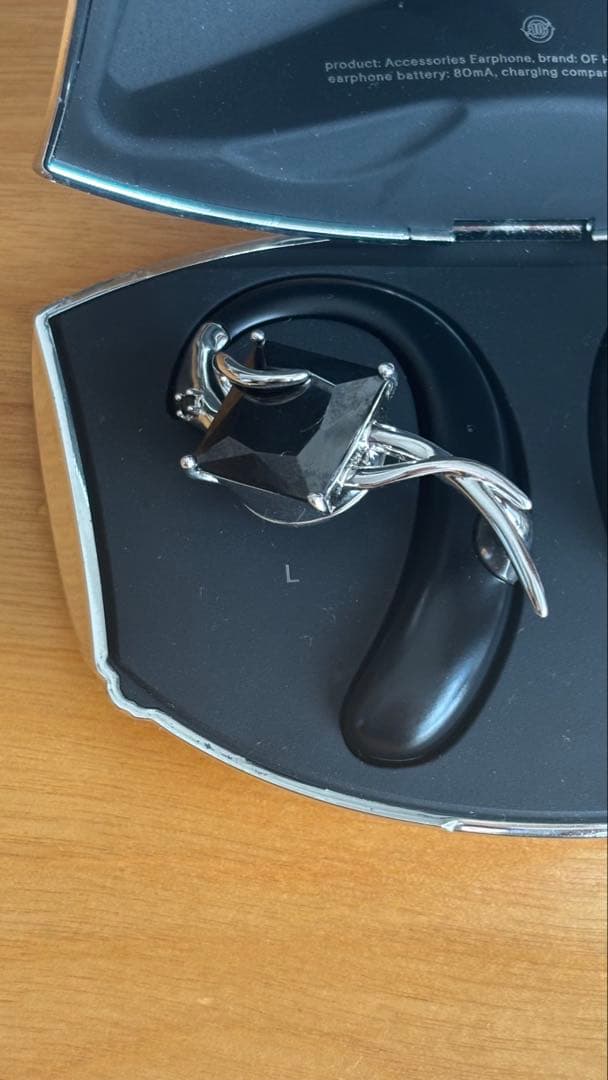 OF HUNGER ワイヤレスイヤホン シルバー/ブラック　日本非売品