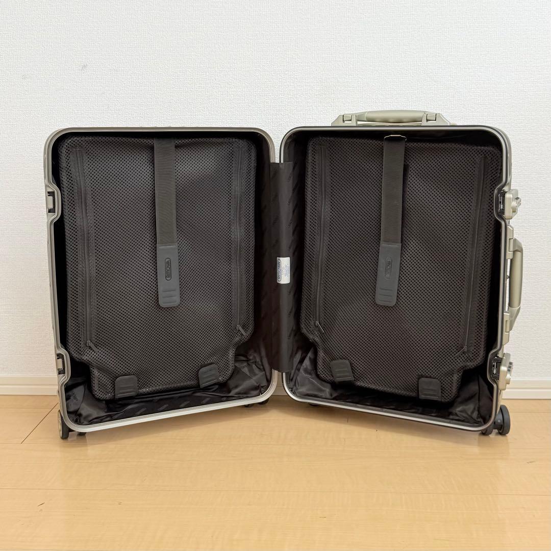 RIMOWA TOPAS 34L チタニウム 4輪 スーツケース 機内OK