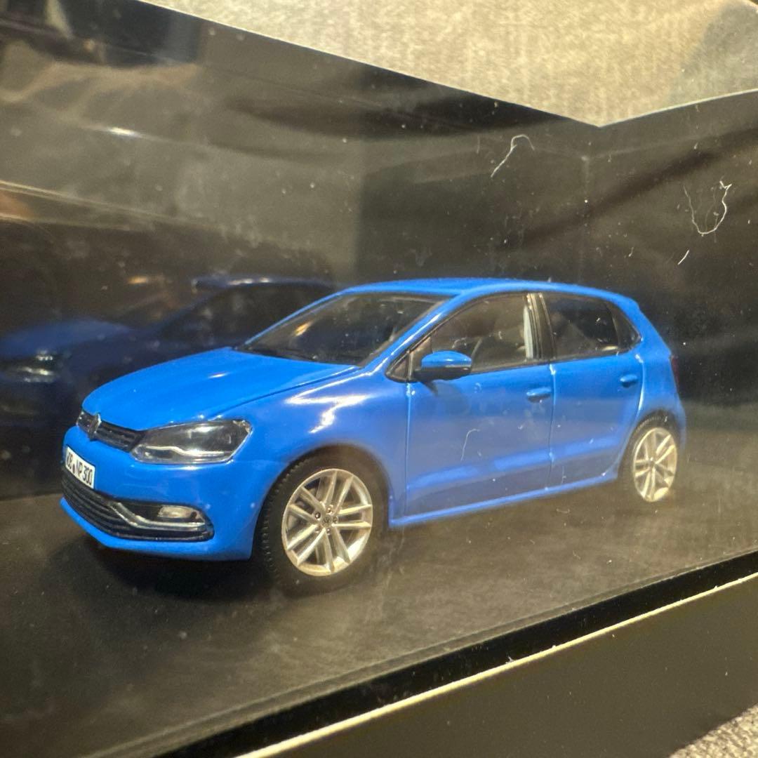 Volkswagen Polo ミニカー コーンフラワーブルー 1/43