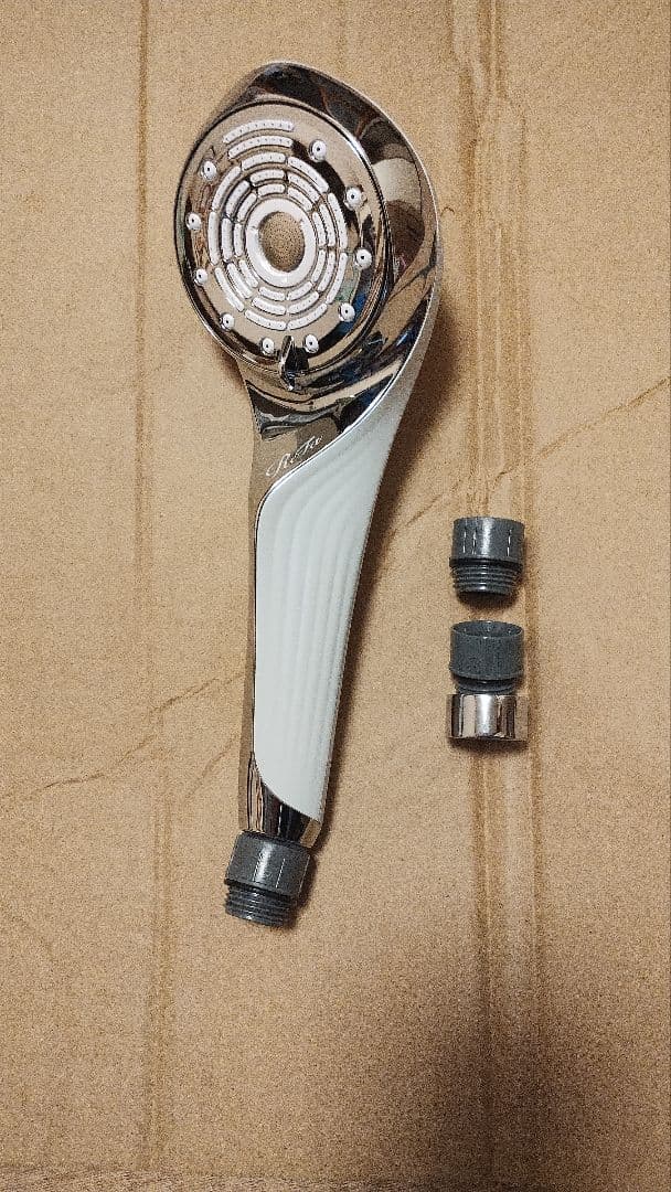 リファ　シャワーヘッド シルバー/ホワイト 付属品付き