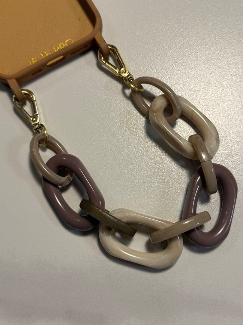 LOUVINI PARISハンドストラップ &iPhone15proケースセット