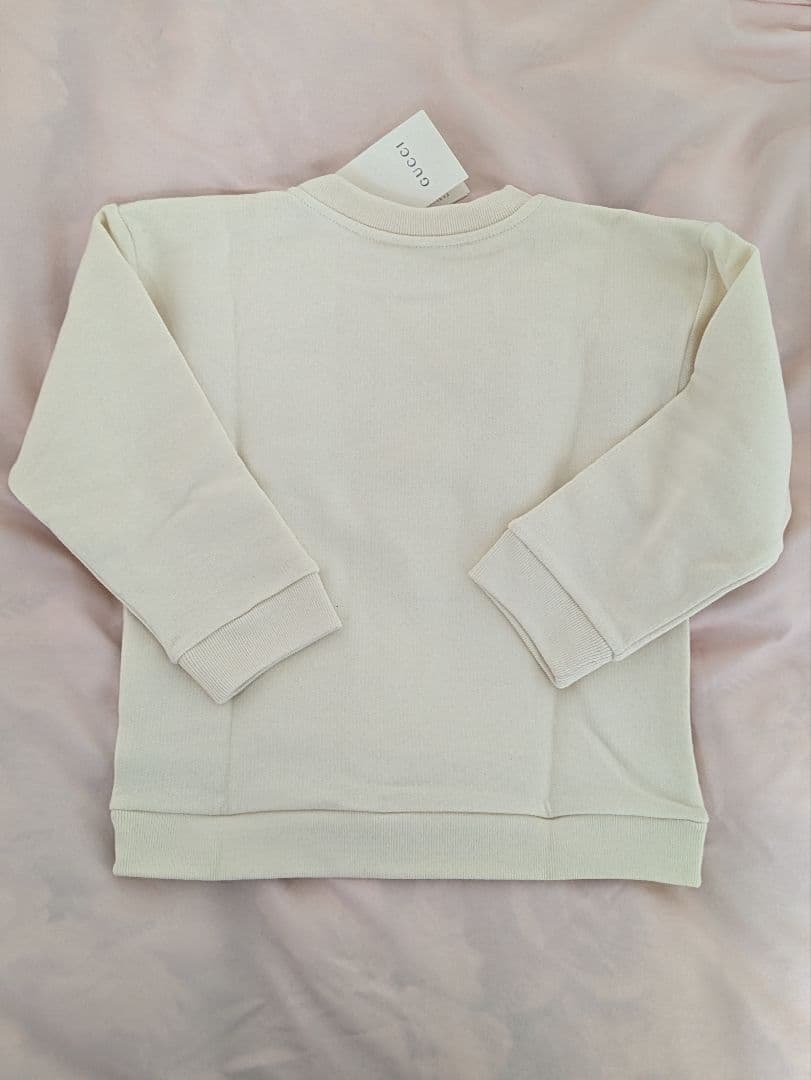 ⭐️新品、未使用、タグ付き　GUCCI　グッチ　ロゴトレーナー　キッズ