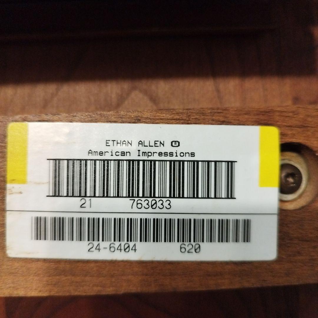 アメリカ高級家具　Ethan Allen イーセンアーレン　ダイニングテーブル