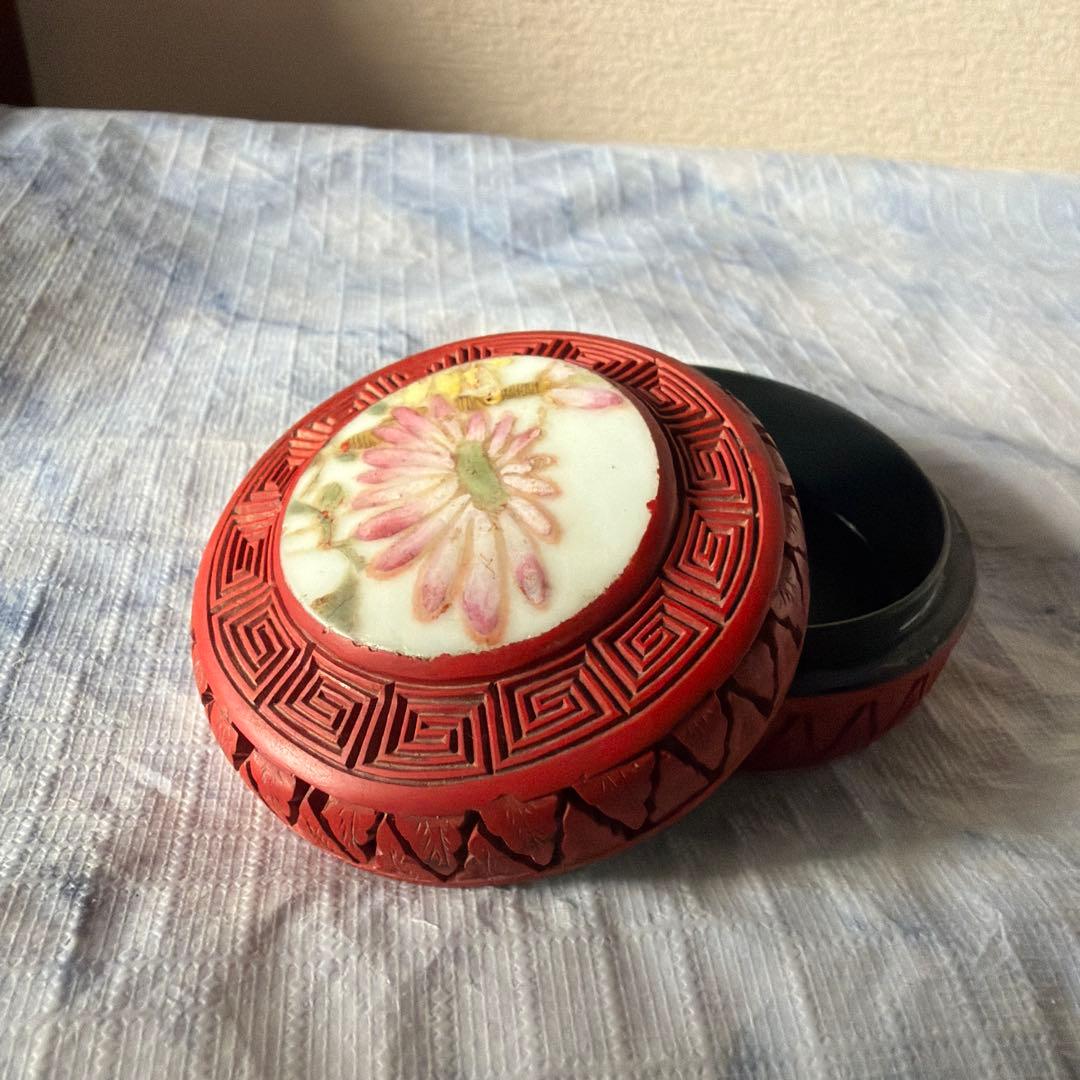 堆朱　香合　アンティーク　陶板　中国　China 小物入れ　ピルケース