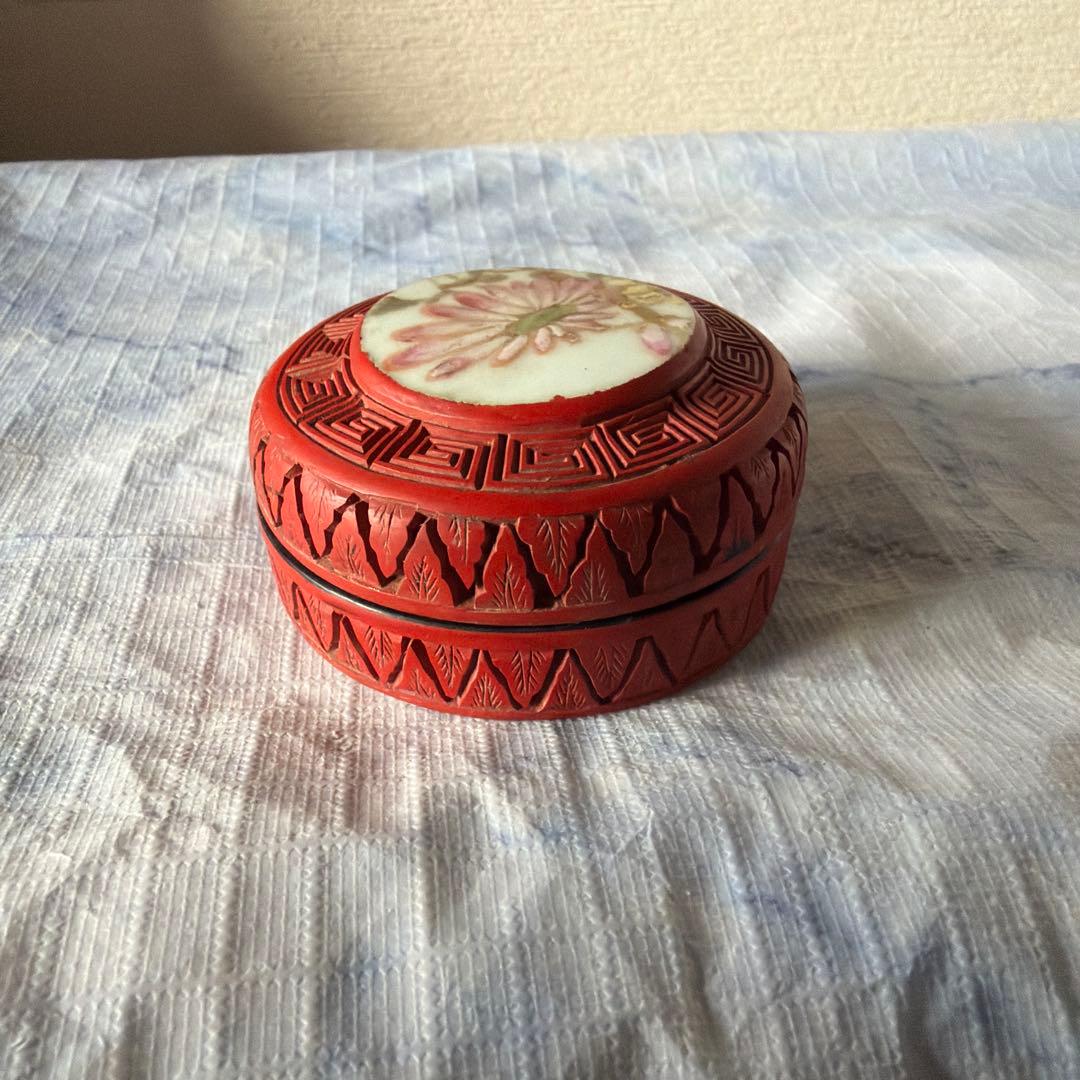 堆朱　香合　アンティーク　陶板　中国　China 小物入れ　ピルケース