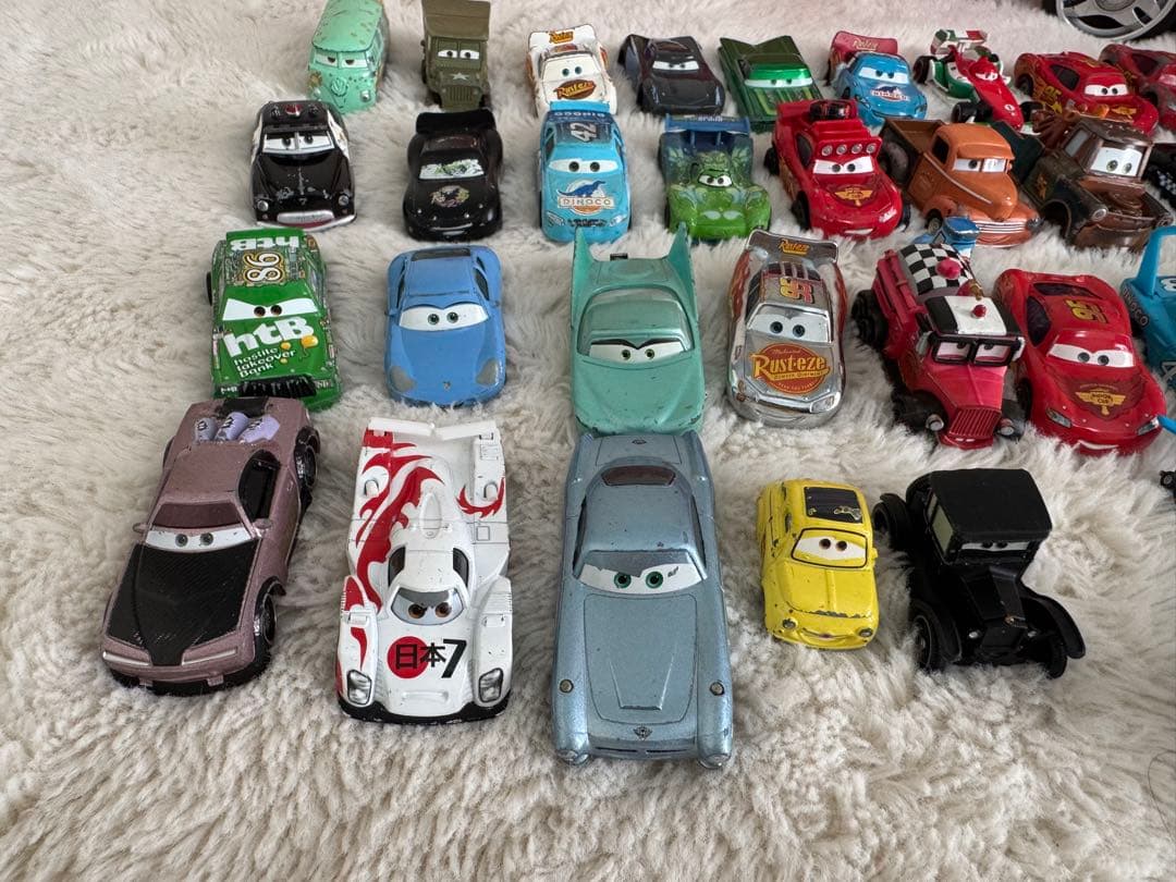 カーズ ミニカーケース ライトニング・マックイーン 約41台付き