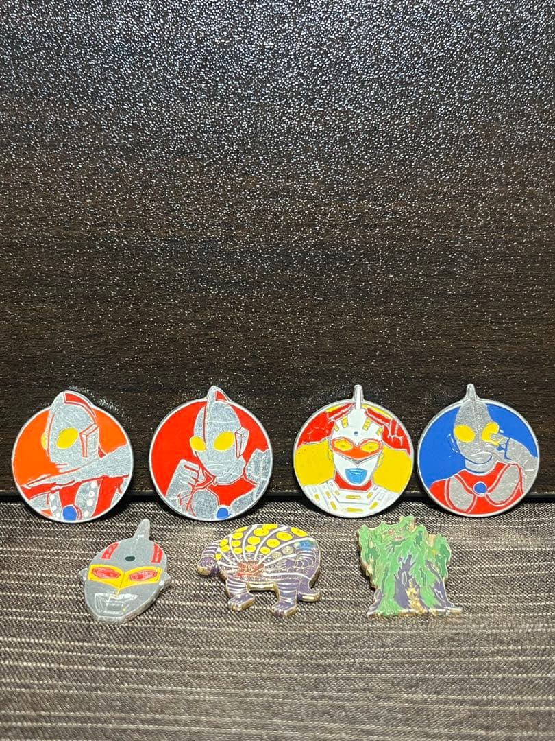 昭和の宝物 ウルトラマン シリーズピンバッジ