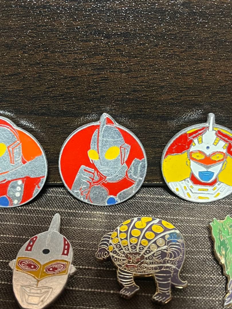 昭和の宝物 ウルトラマン シリーズピンバッジ
