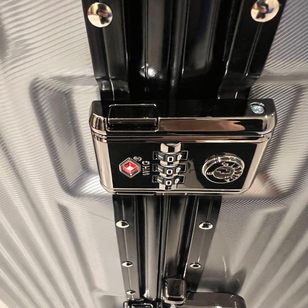 シルバー リブデザイン キャリーケース Lサイズ 95L