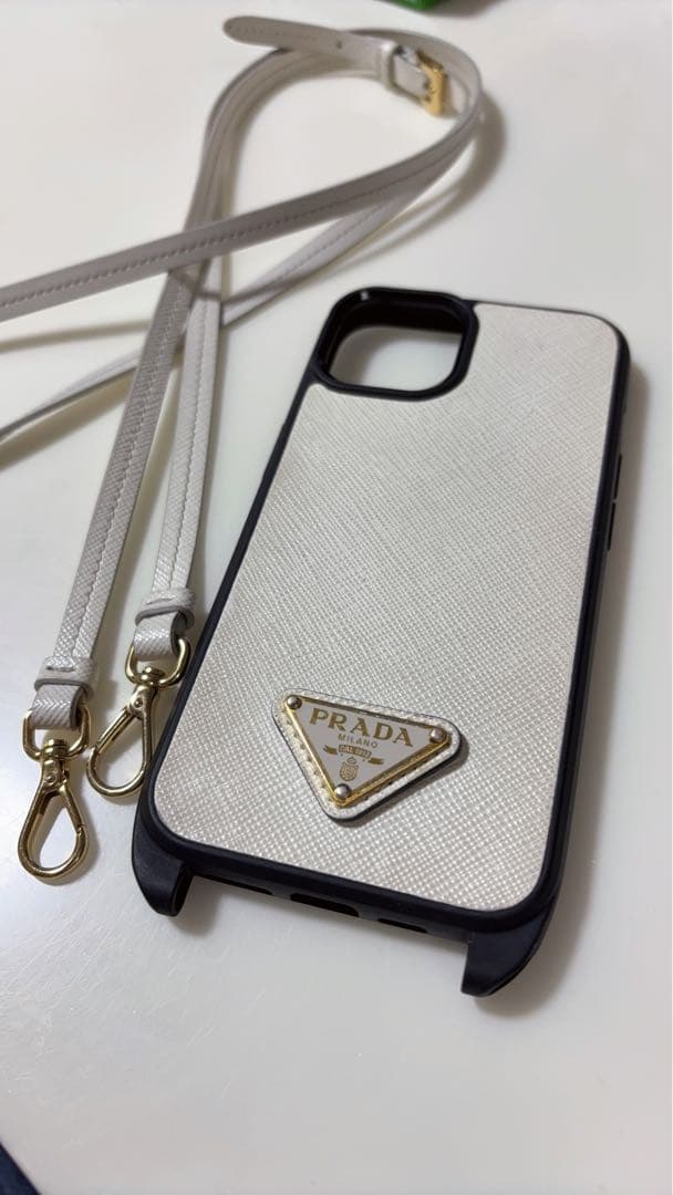 PRADA サフィアーノトライアングル iPhone14ケース