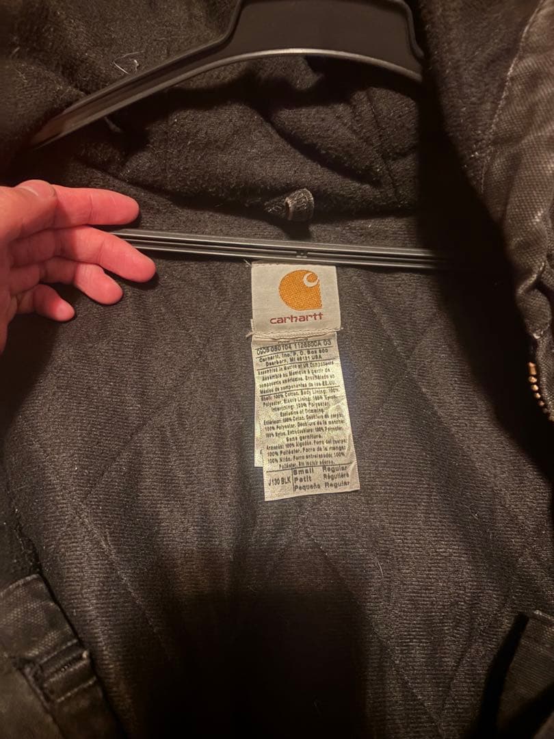 Carhartt ブラック フード付きジャケット アクティブジャケット