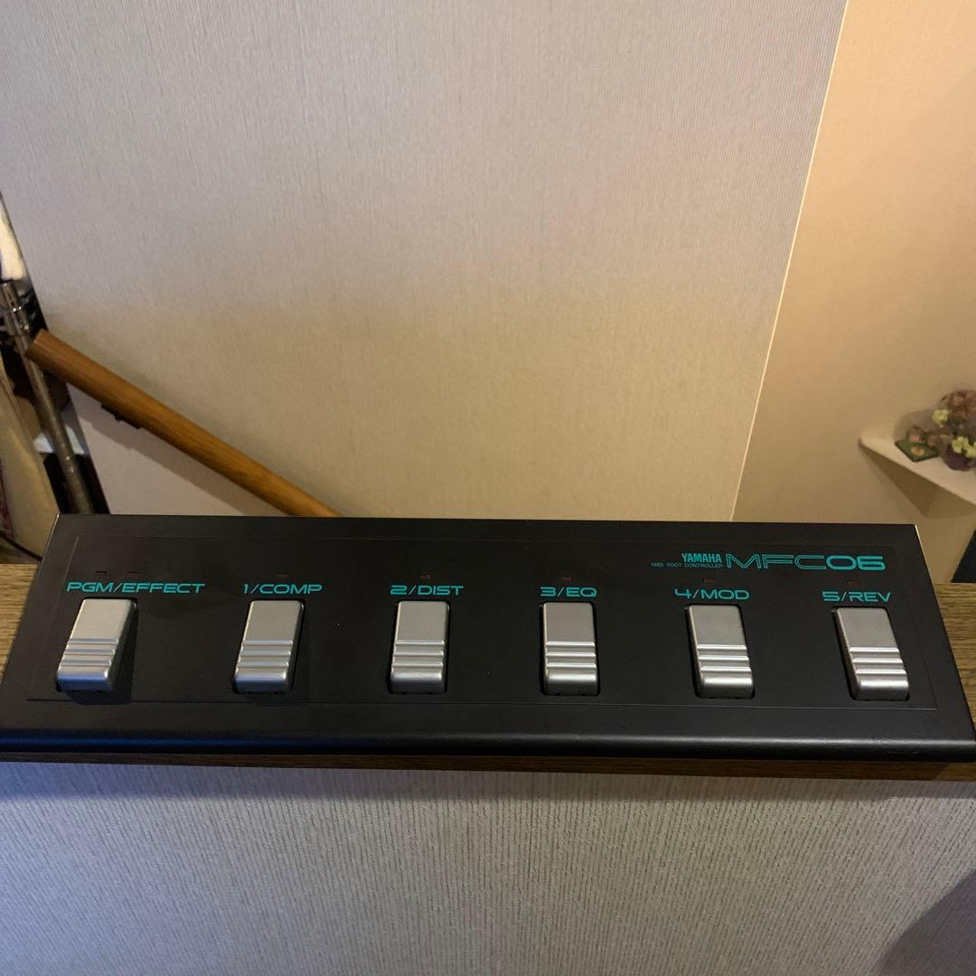 YAMAHA FX500BマルチエフェクターとMFC06ペダル