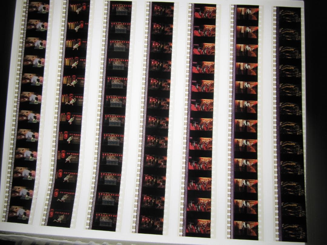 し*❌様 千と千尋の神隠し 35㎜フィルム12コマ×175枚合計2100コマ ア