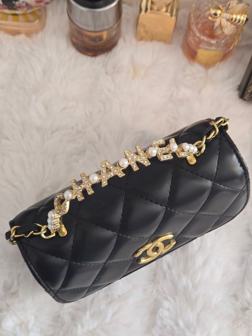 CHANEL（シャネル）ハンドル付き ミニショルダーバッグ