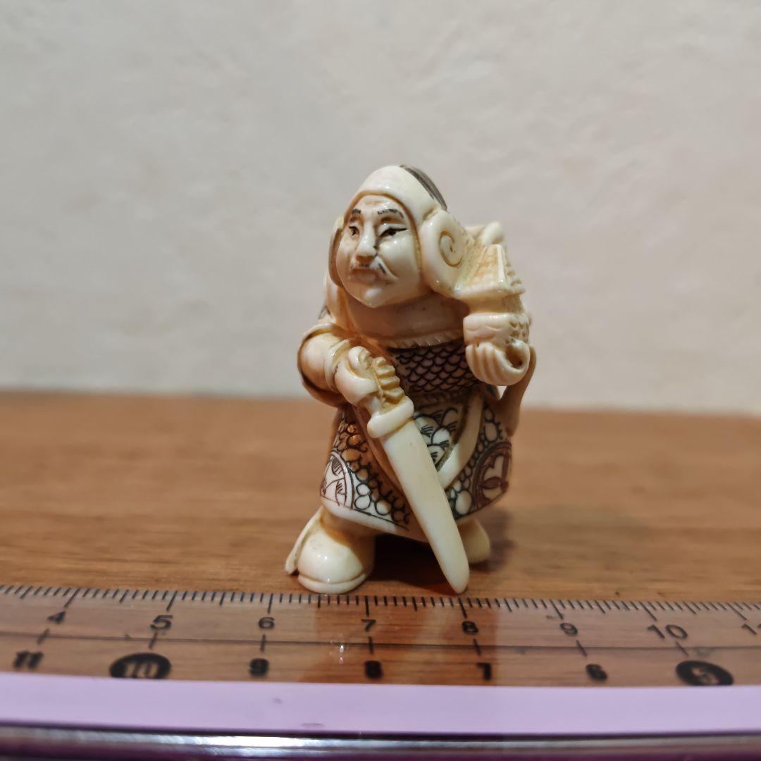 時代提物 七福神根付 天然素材 在銘【毘沙門天】高さ約4.8cm 重さ約32ｇ