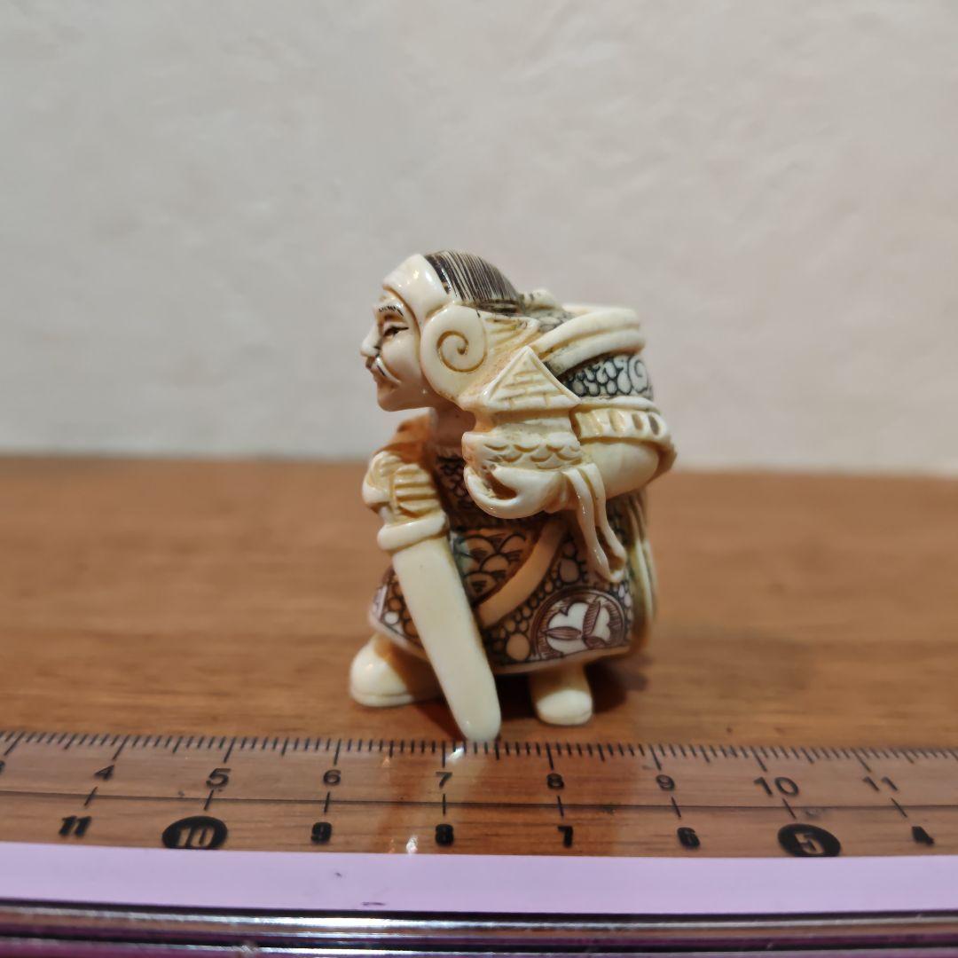 時代提物 七福神根付 天然素材 在銘【毘沙門天】高さ約4.8cm 重さ約32ｇ