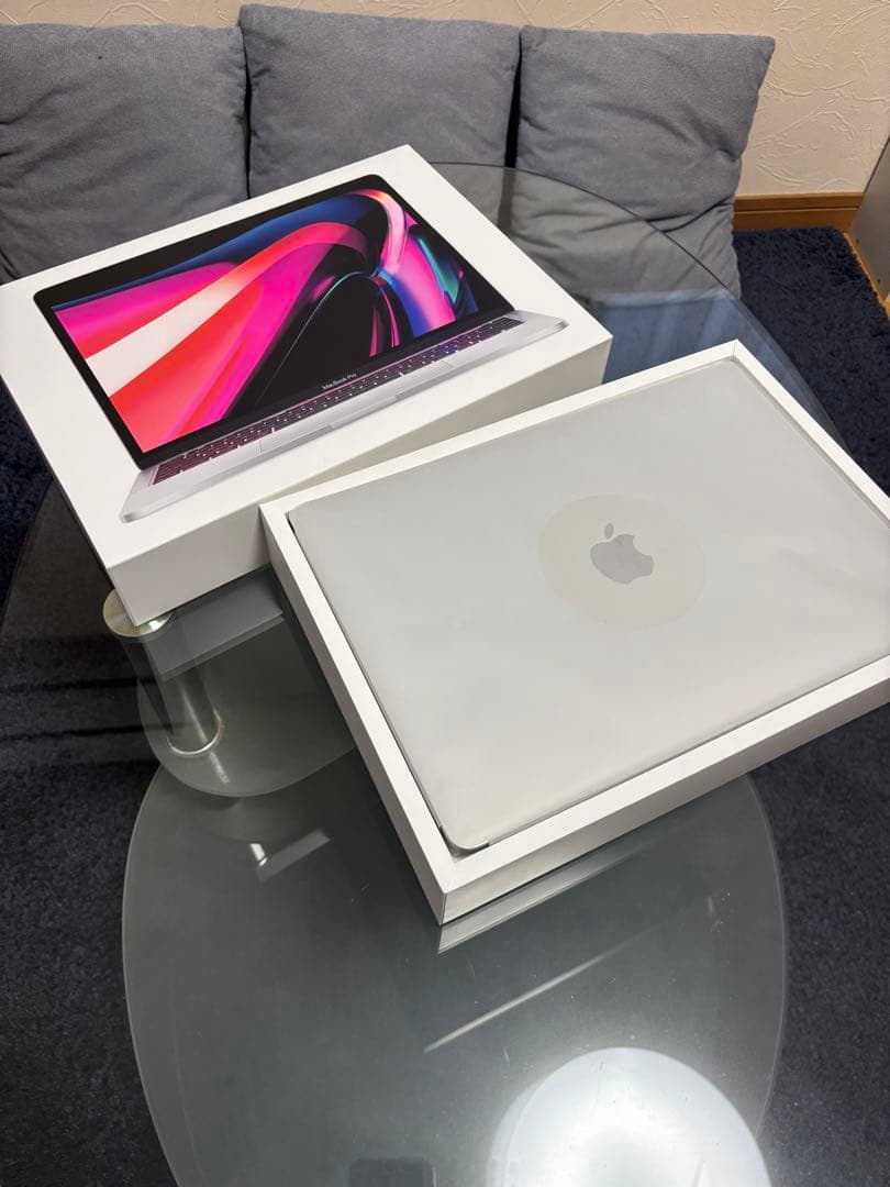 MacBook Pro M2チップ　シルバー 2022 8GB