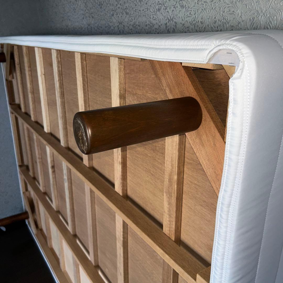 ホワイト ストライプデザイン 脚付きマットレス セミダブル