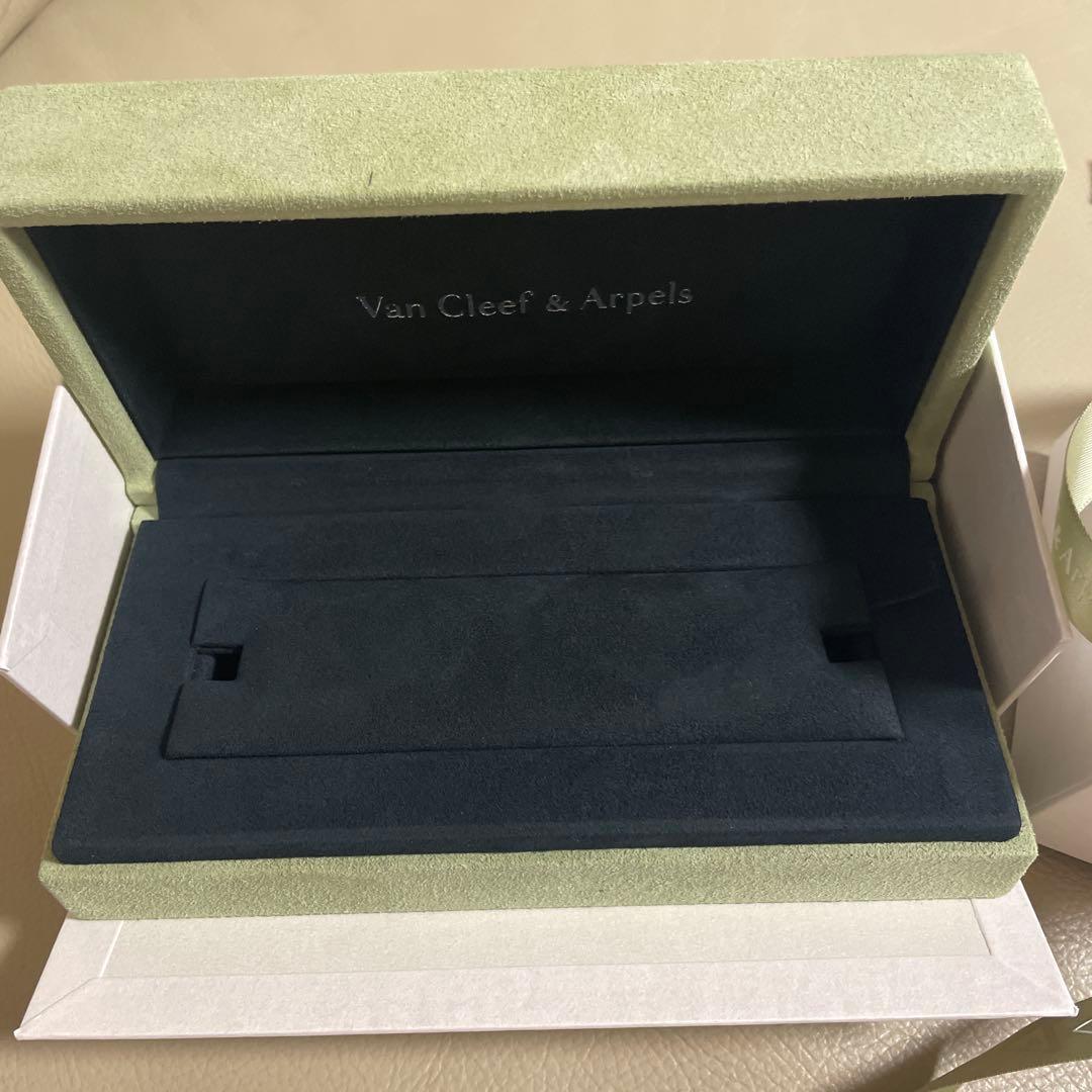 ヴァンクリーフ＆アーペル　空箱　ギフトボックス ジュエリーケース ブレスレット用