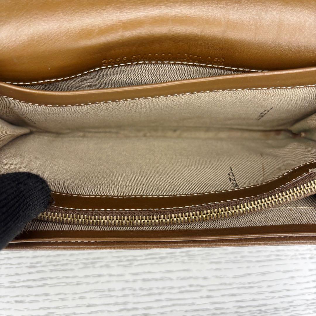 極美品　FENDI フェンディ　長財布　二つ折り　S8068