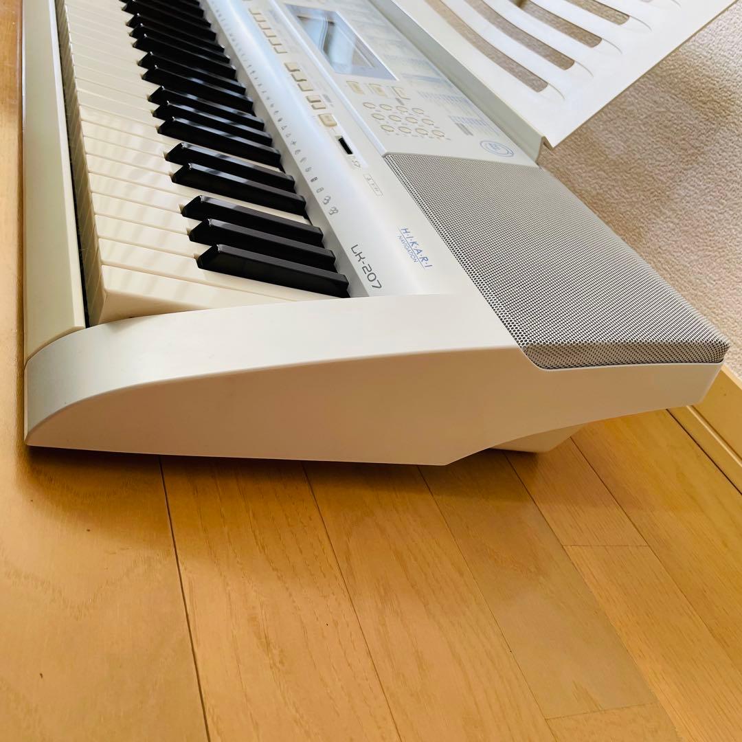 CASIO カシオ　電子ピアノ　電子キーボード LK-207 光ナビゲーション