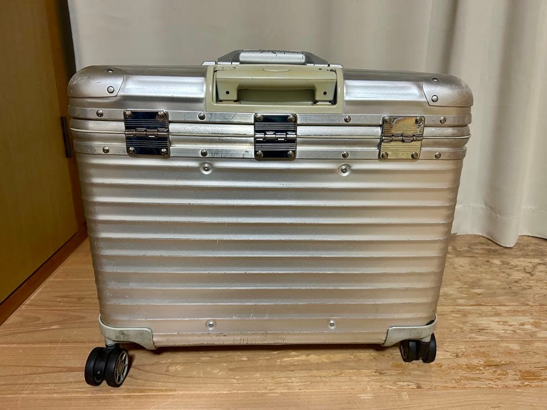 ✨【値下げ】リモワ　トパーズ　パイロット　4輪　トローリー　機内持込