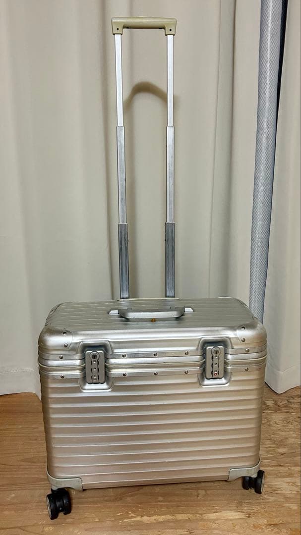 ✨【値下げ】リモワ　トパーズ　パイロット　4輪　トローリー　機内持込