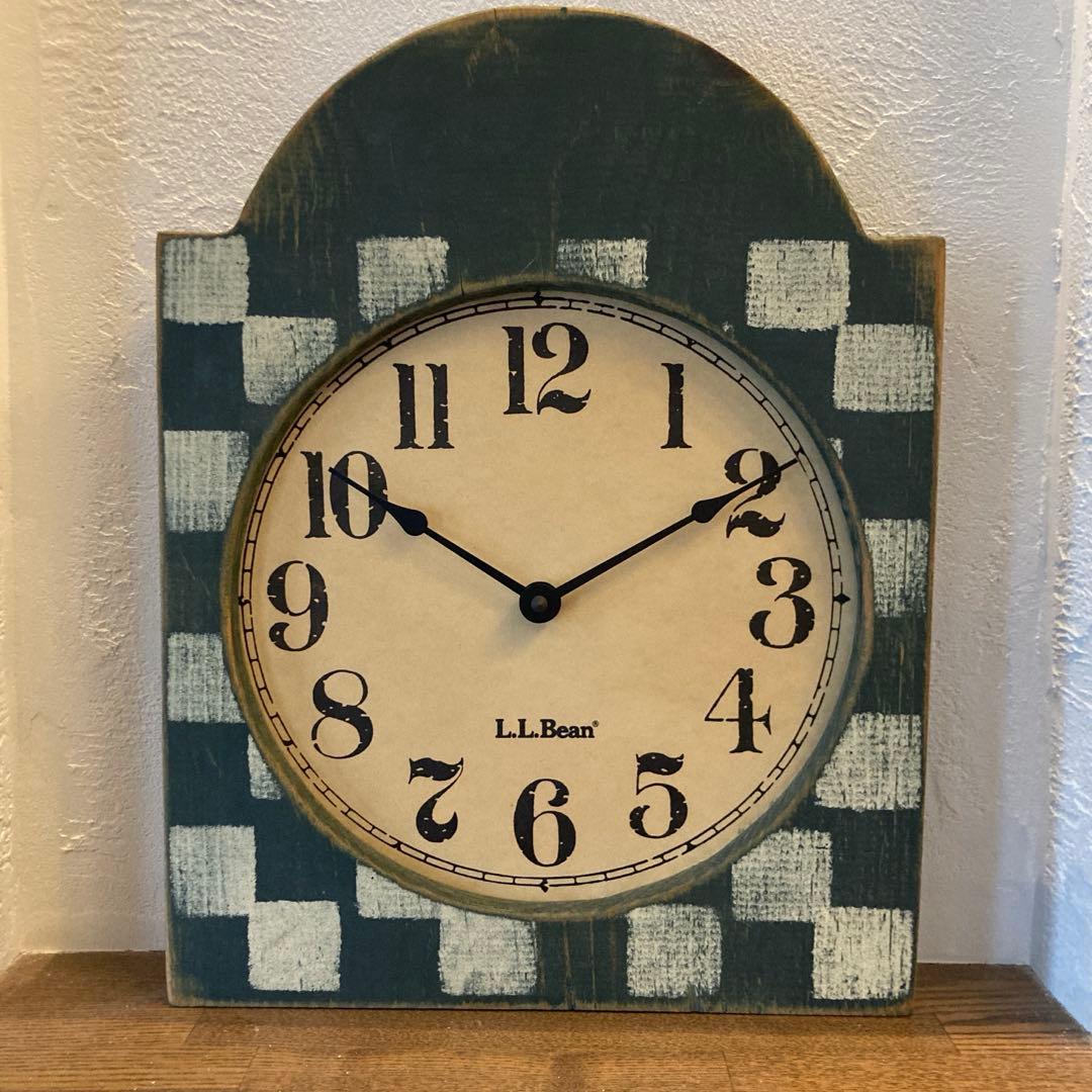 L.L.Bean Country−style wooden wall clock