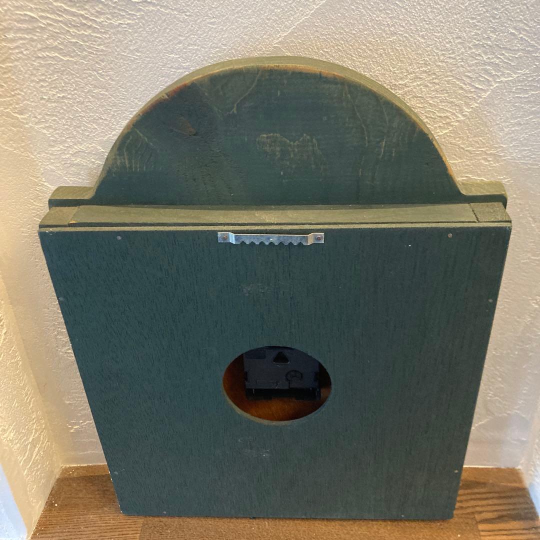 L.L.Bean Country−style wooden wall clock