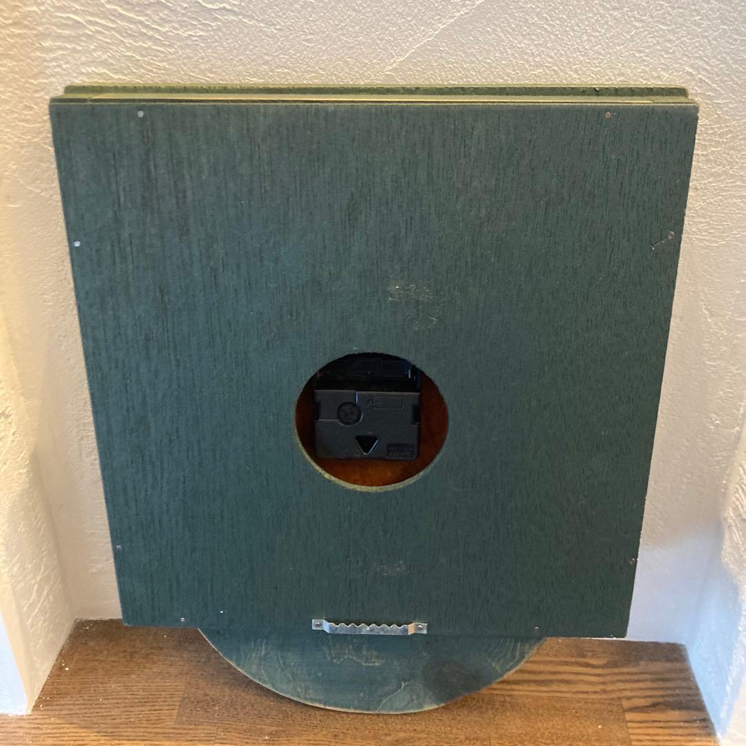 L.L.Bean Country−style wooden wall clock