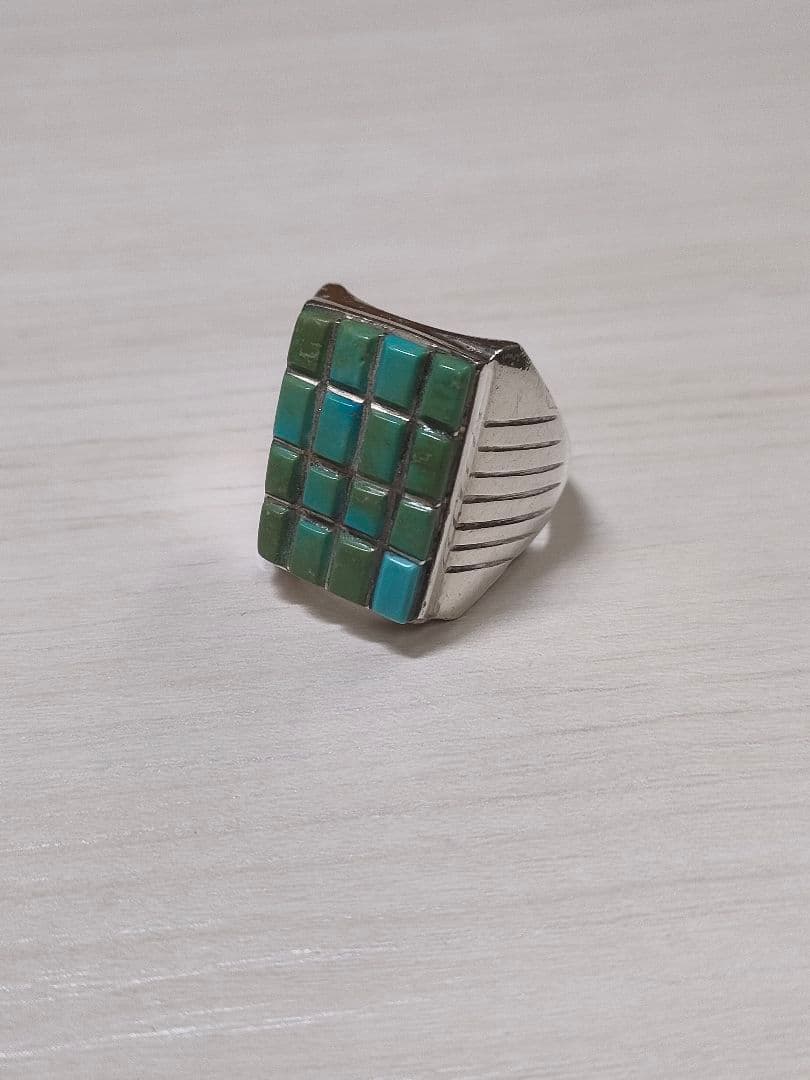 スクエアターコイズSILVERリング(ズニ族、STERLING刻印、インレイ)
