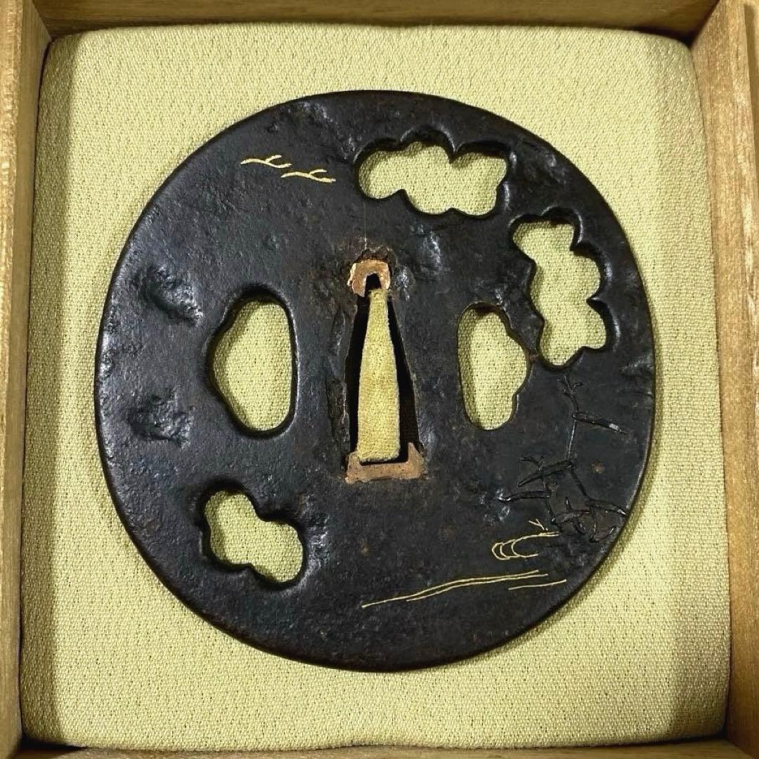 B-44 鍔　金象嵌　『雁渡シ浮雲透彫』　武具　刀装具　美術品　工芸品　時代物