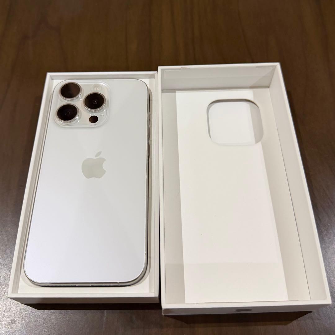 【美品・付属品未使用】iPhone 15Pro ホワイトチタニウム 256GB