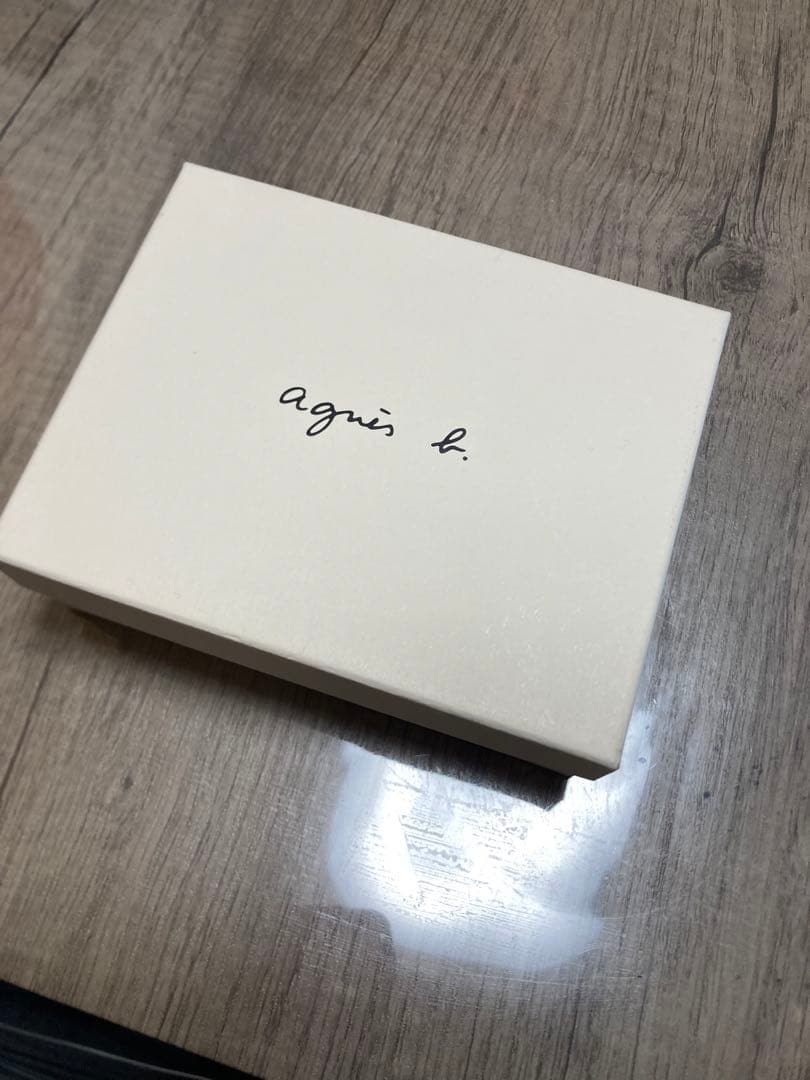 え*も様 お年玉特価　agnes b. voyage 二つ折り財布新品未使用