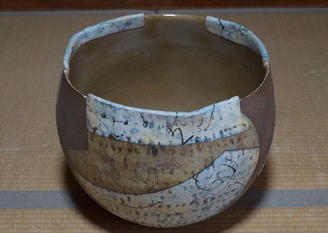 現代陶芸家 人見啓一造 大型造形彩泥深鉢『海底探険』彩泥象嵌 共箱 90年代作品