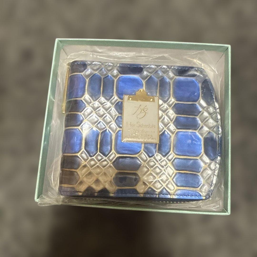 ハースケジュール 青と銀の二つ折り財布