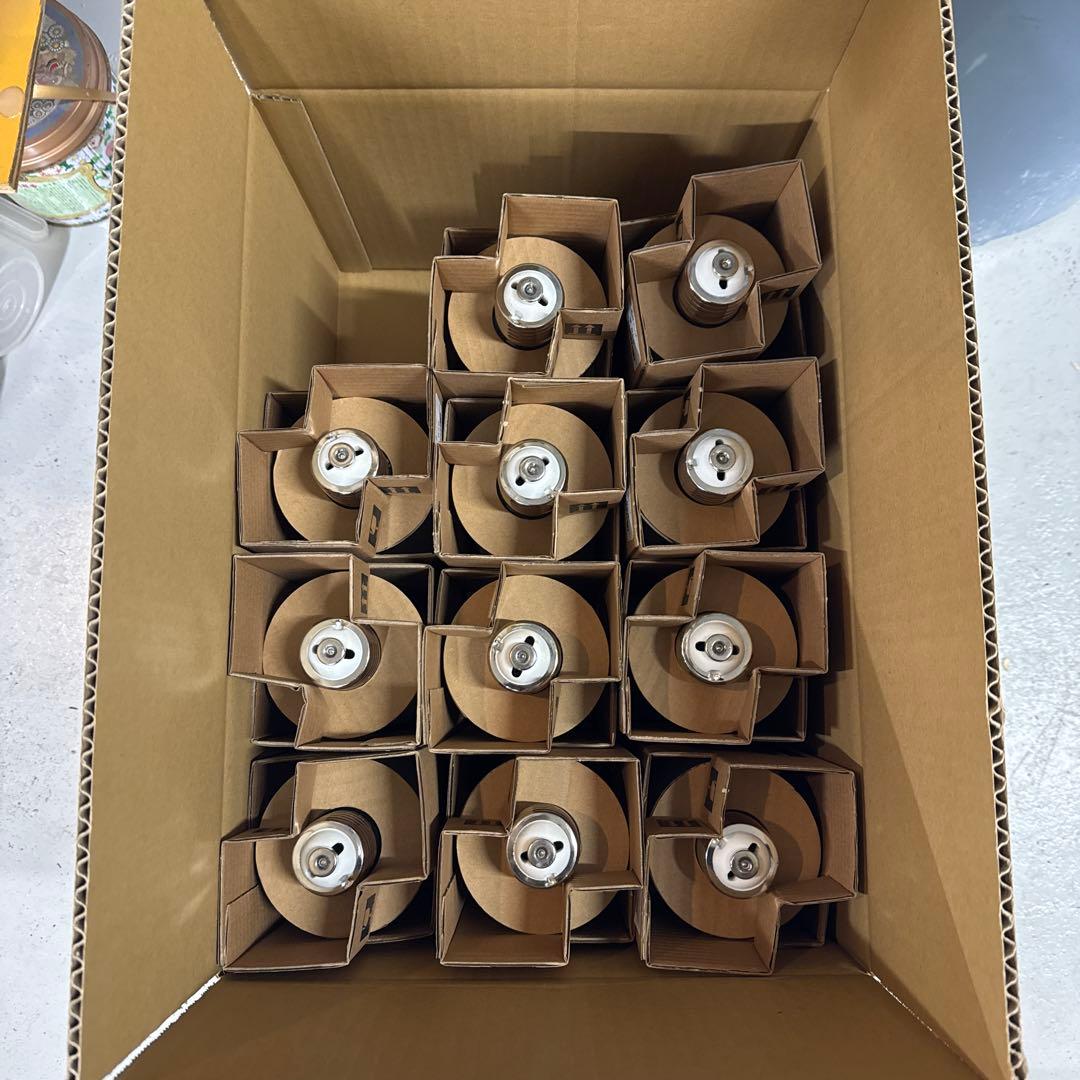 未使用　岩崎　HF200X　11個セット