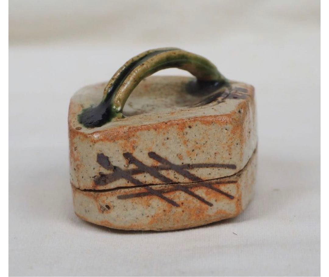 送料無料　コレクター所蔵品　江戸時代 織部香合/香盒　美濃焼 香道具華道具蓋物