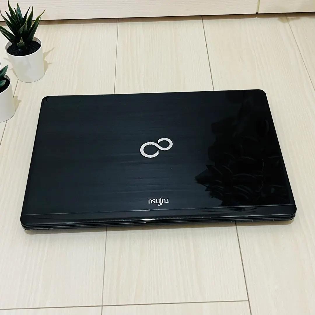 電源ONdeすぐ使える✨LIFEBOOK✨ノートパソコン✨Windows11