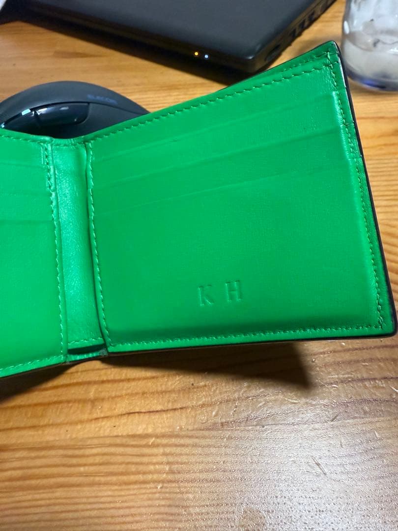 キラリ BOTTEGA VENETA 二つ折り財布 グリーン 美品❗️