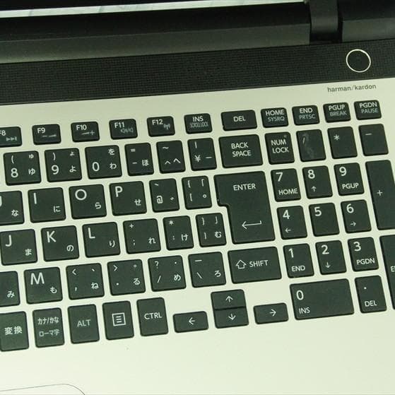 東芝 ノートパソコン本体 第6世代Core i7/SSD256GB/8GB