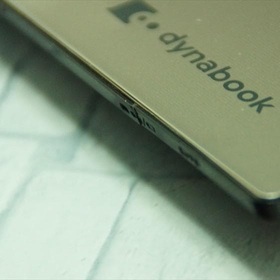 東芝 ノートパソコン本体 第6世代Core i7/SSD256GB/8GB