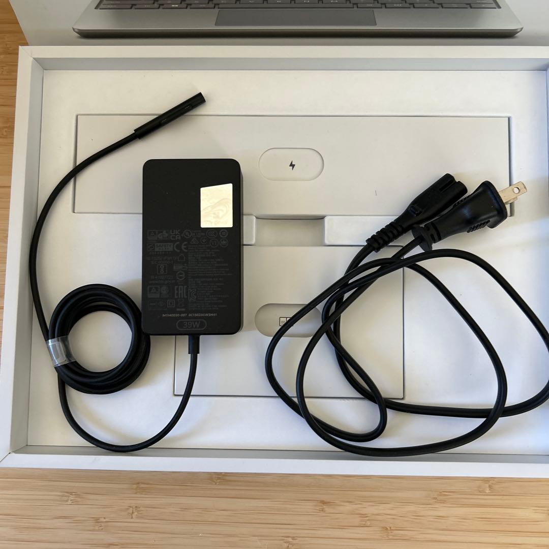 【ほぼ新品】Microsoft Surface Laptop Go 3 プラチナ